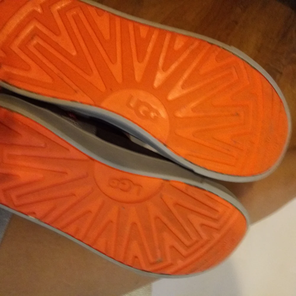 Ugg boots navy blue/orange size 5 in mens - Picture 6 of 6